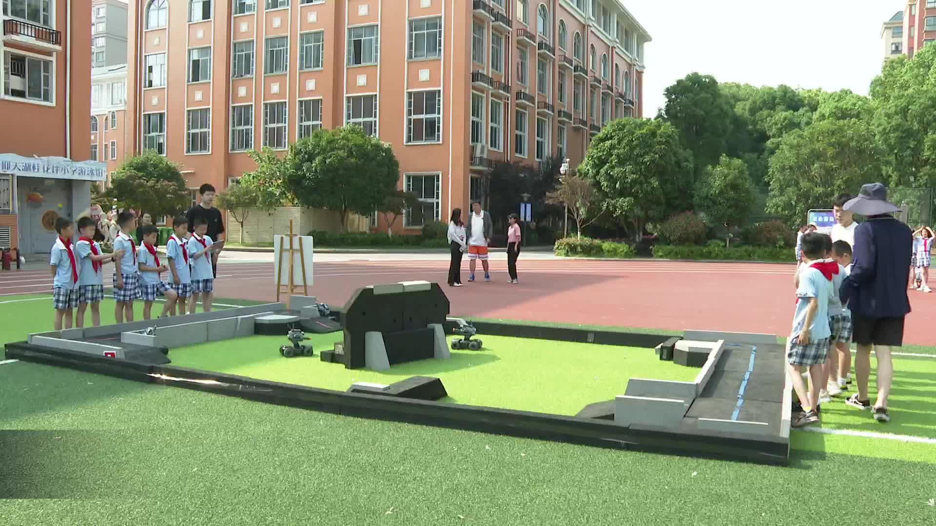 “趣味”科技节让学生感受科技魅力