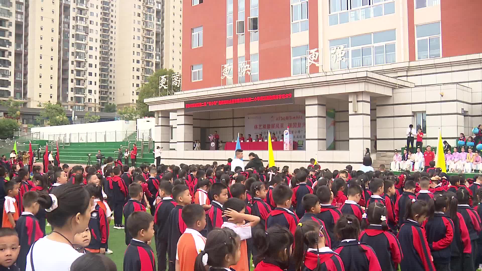 长沙市望城区：“雷小锋”火炬传递 开启校园体艺节