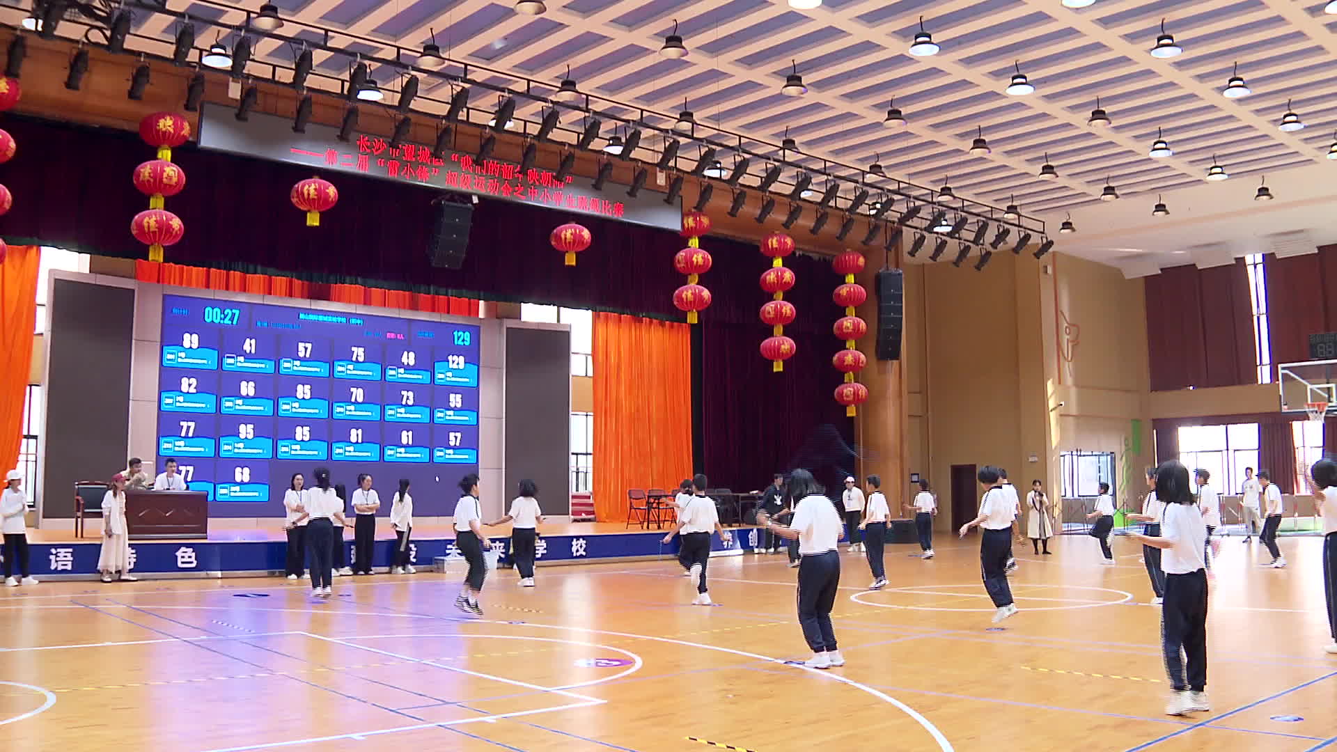 长沙市望城区：800名中小学生比拼跳绳