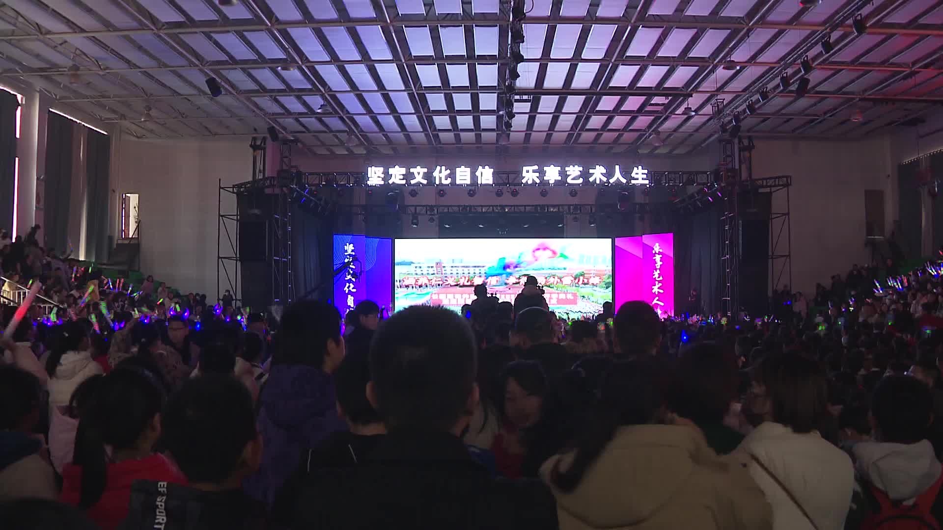 外语文化艺术节 学生亮出风采