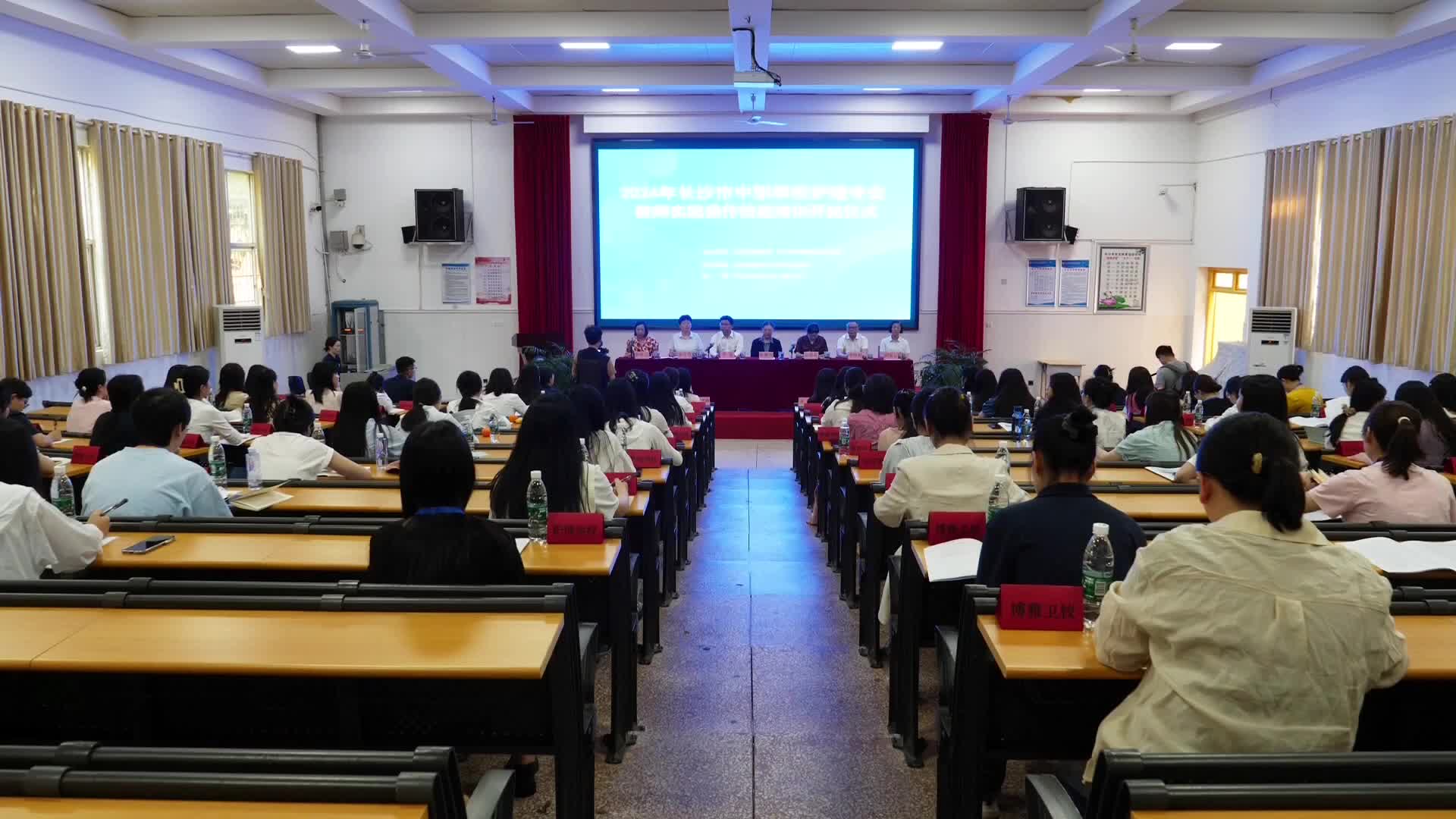 长沙中职教师护理实操技能大练兵