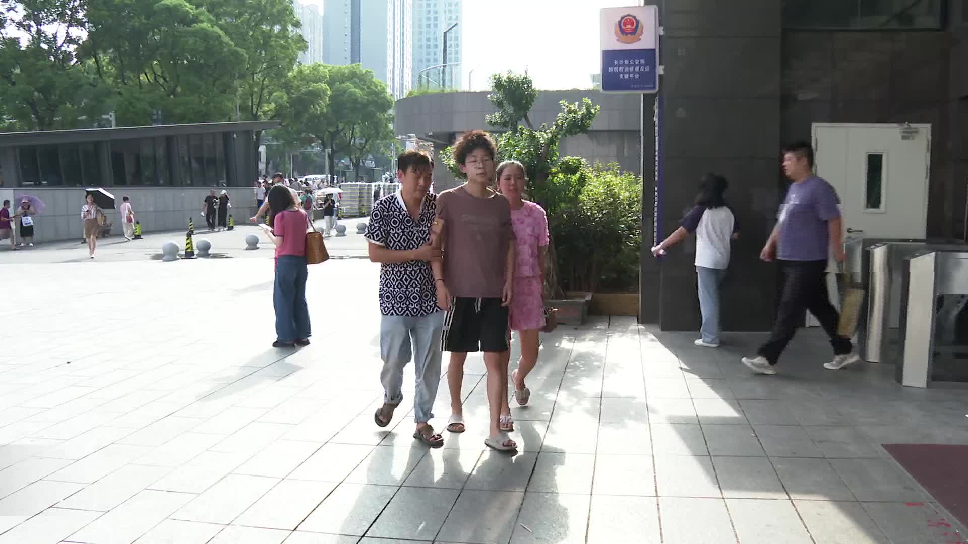 大学新生突发疾病 学校联系医院紧急救治