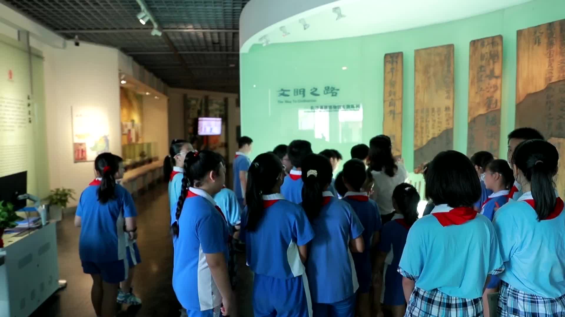 小学生走进长沙简牍博物馆探寻历史之美
