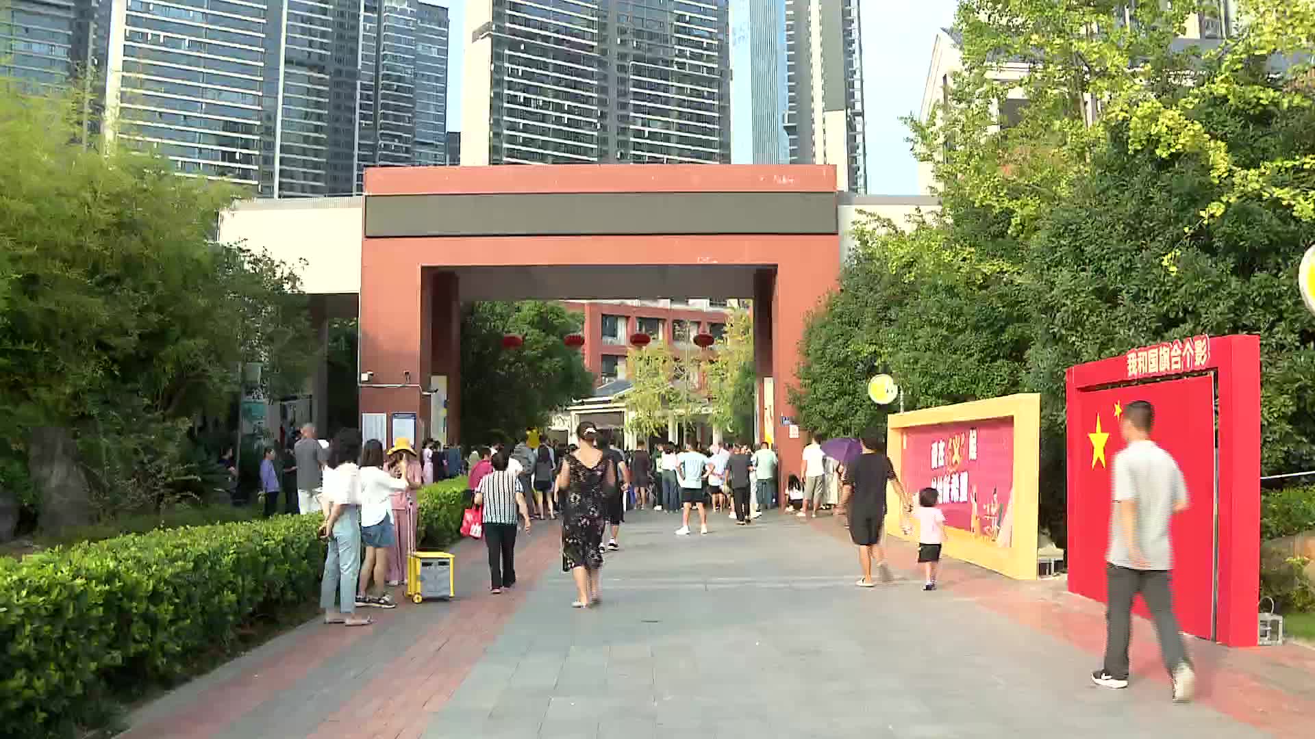 爱心义卖 温暖童心