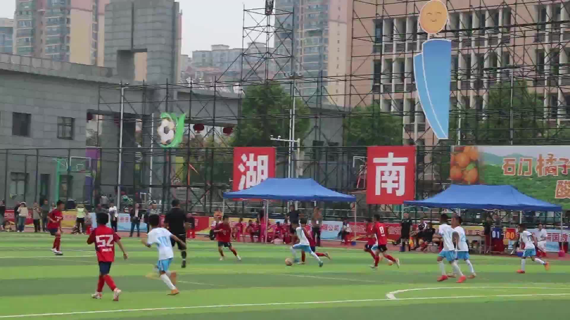 绿茵逐鹿 全国16支校园足球精英队齐聚石门