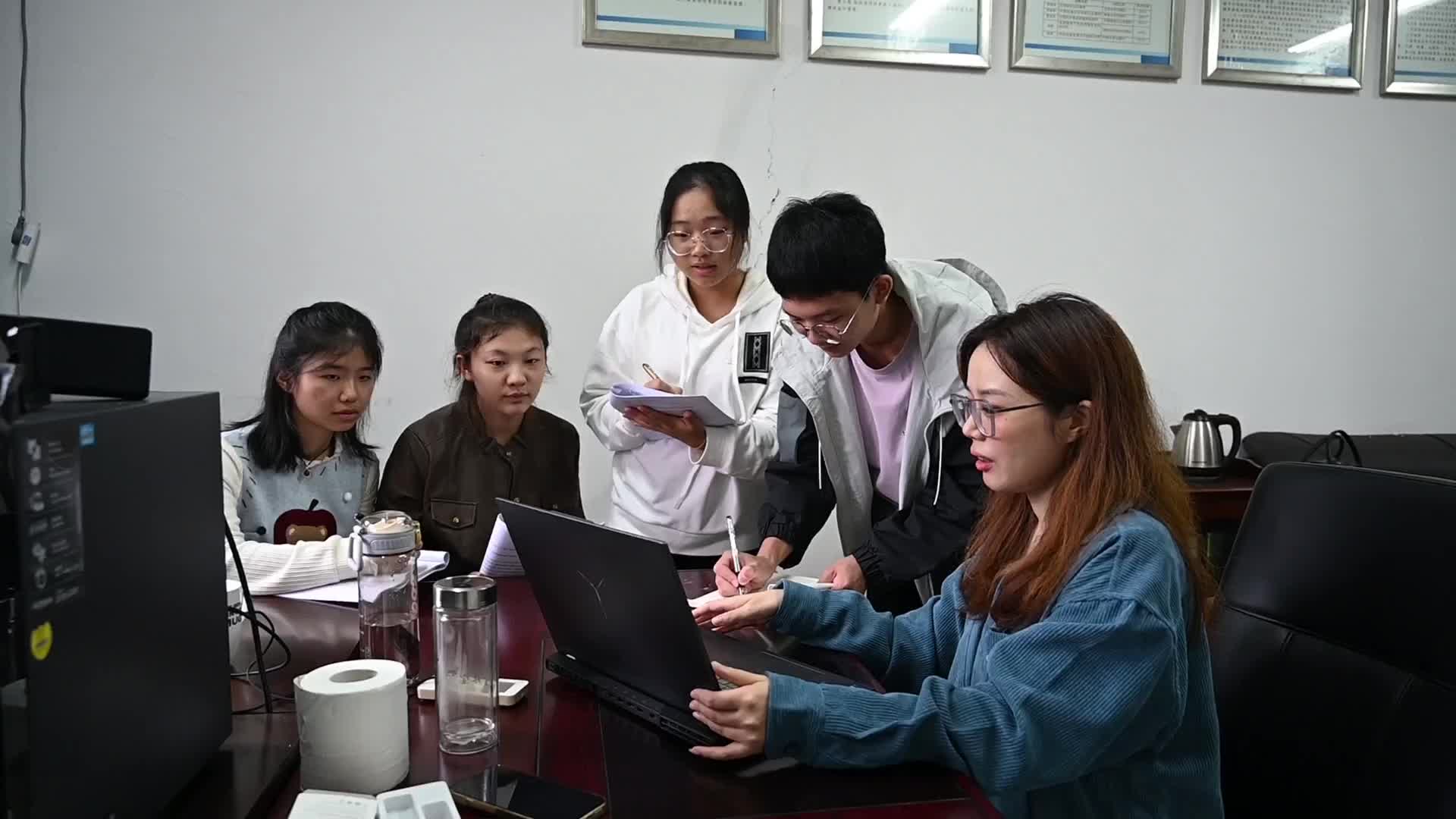 用外语讲好中国故事 大学生团队获全国一等奖