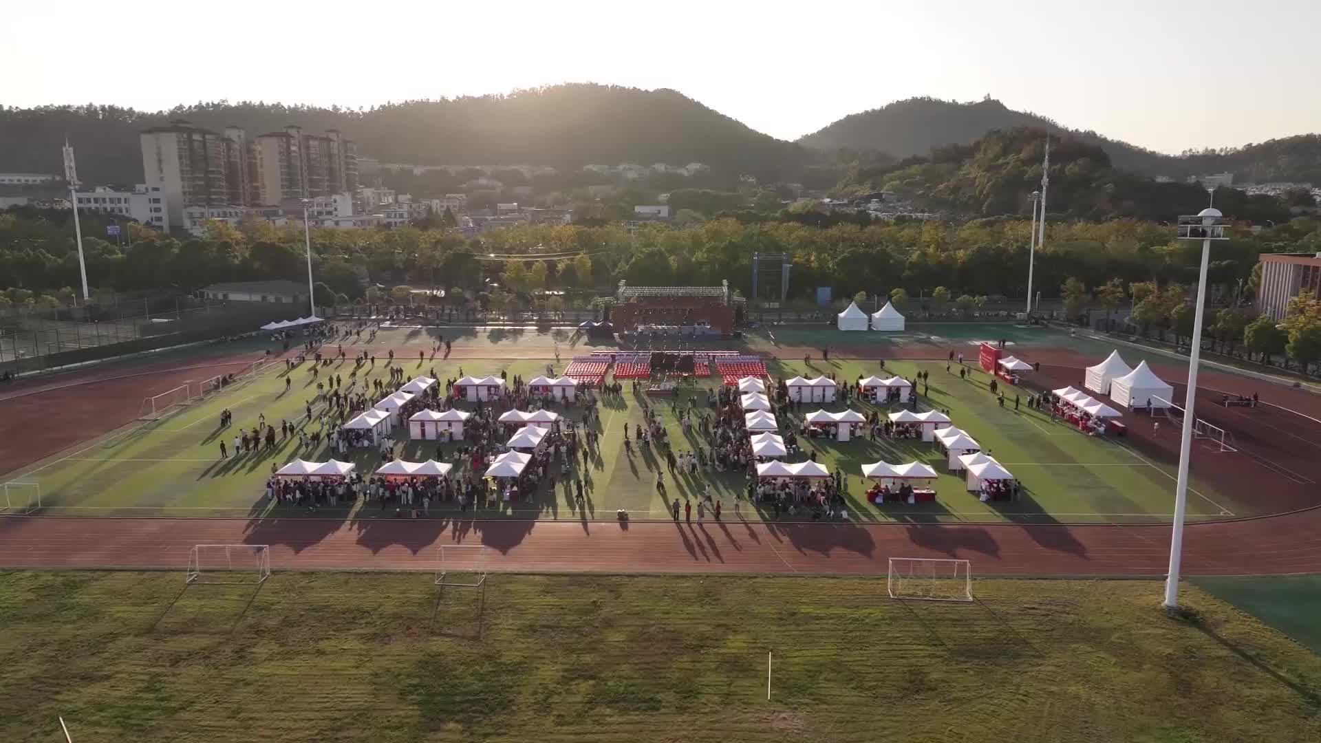 铸牢中华民族共同体意识 中南大学上演“最炫民族风”