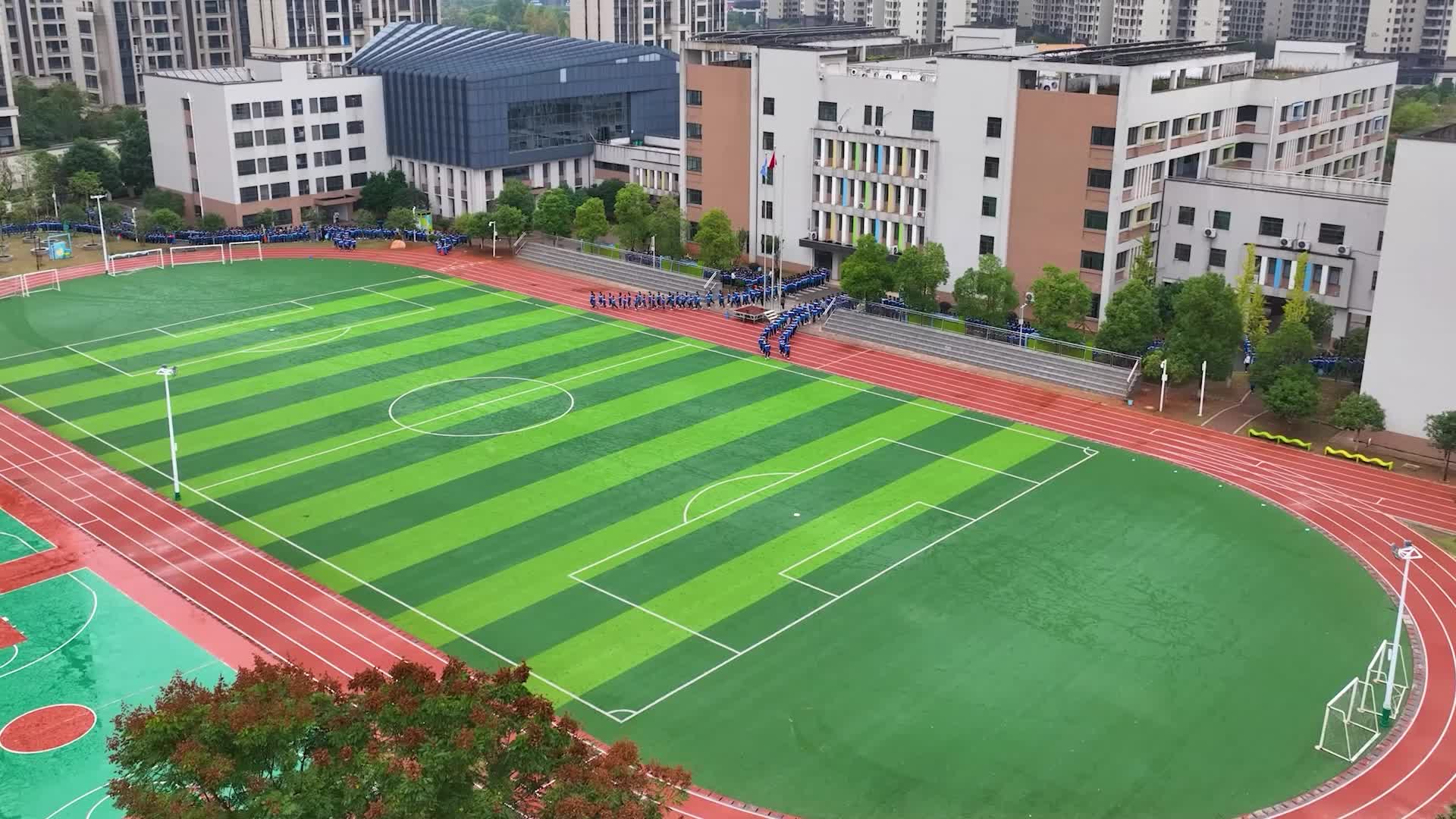 湘潭市岳塘区滴水湖学校——活力跑操，水滴风采