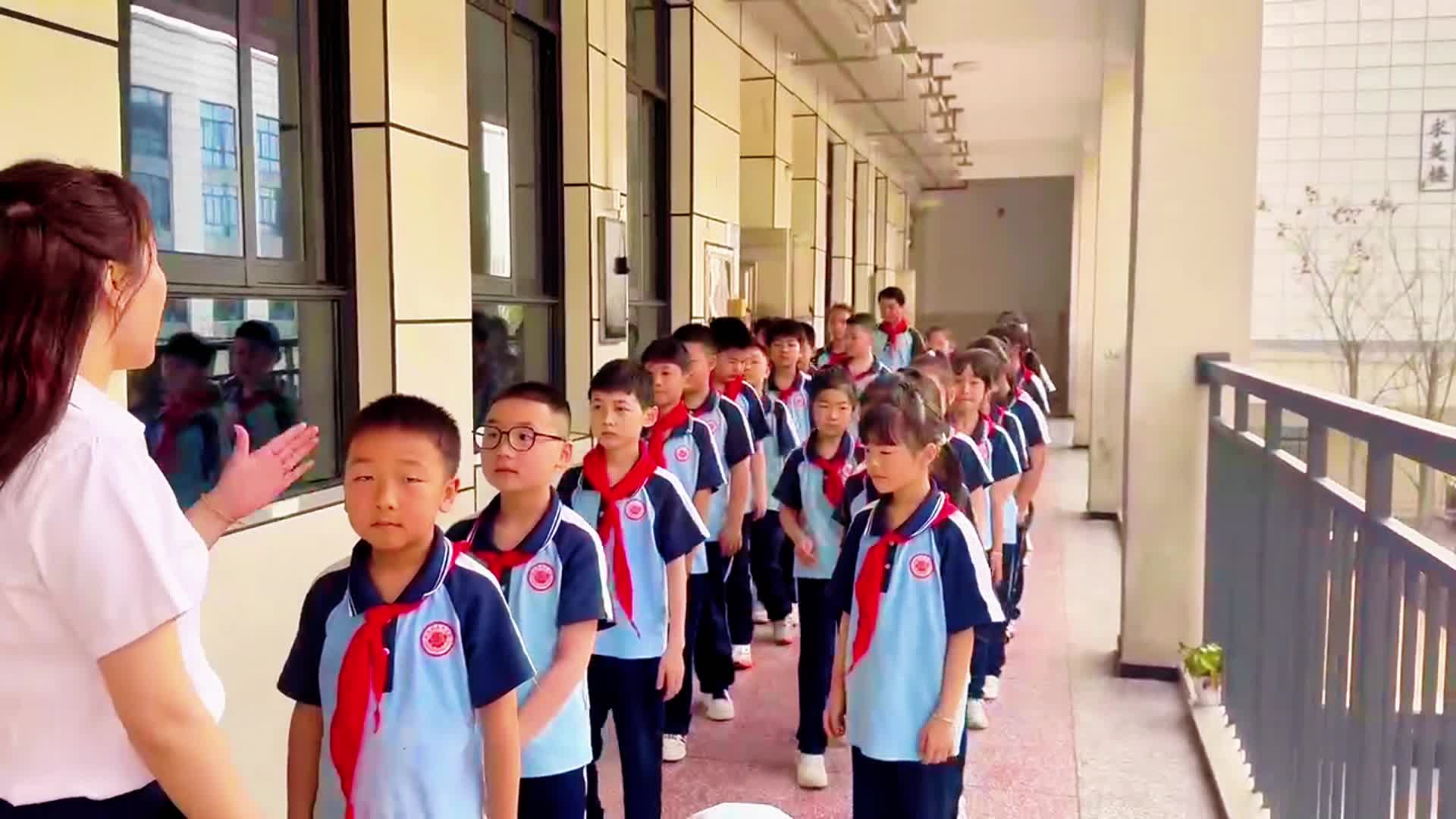 常德市汉寿县芙蓉学校——一操一拳一花球，强身强心强校园！