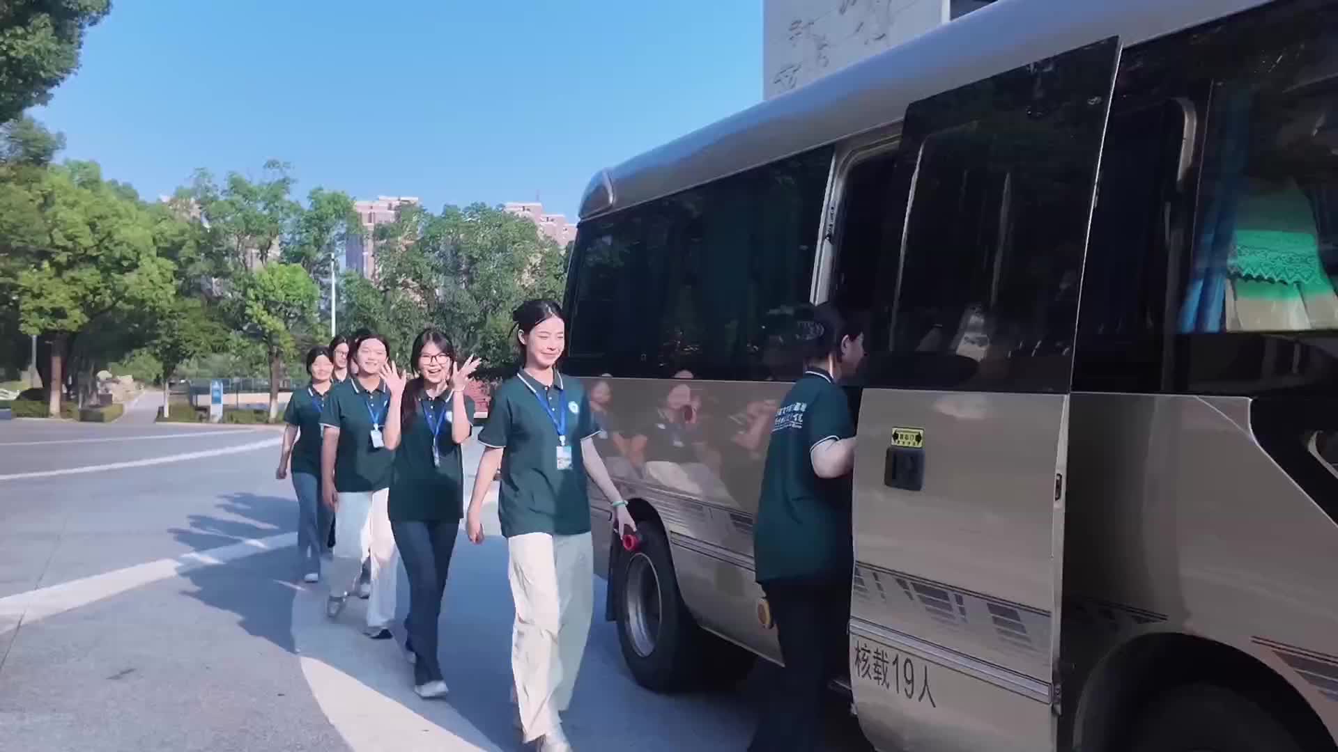 湖南大众传媒职院“三下乡”推普志愿队出征