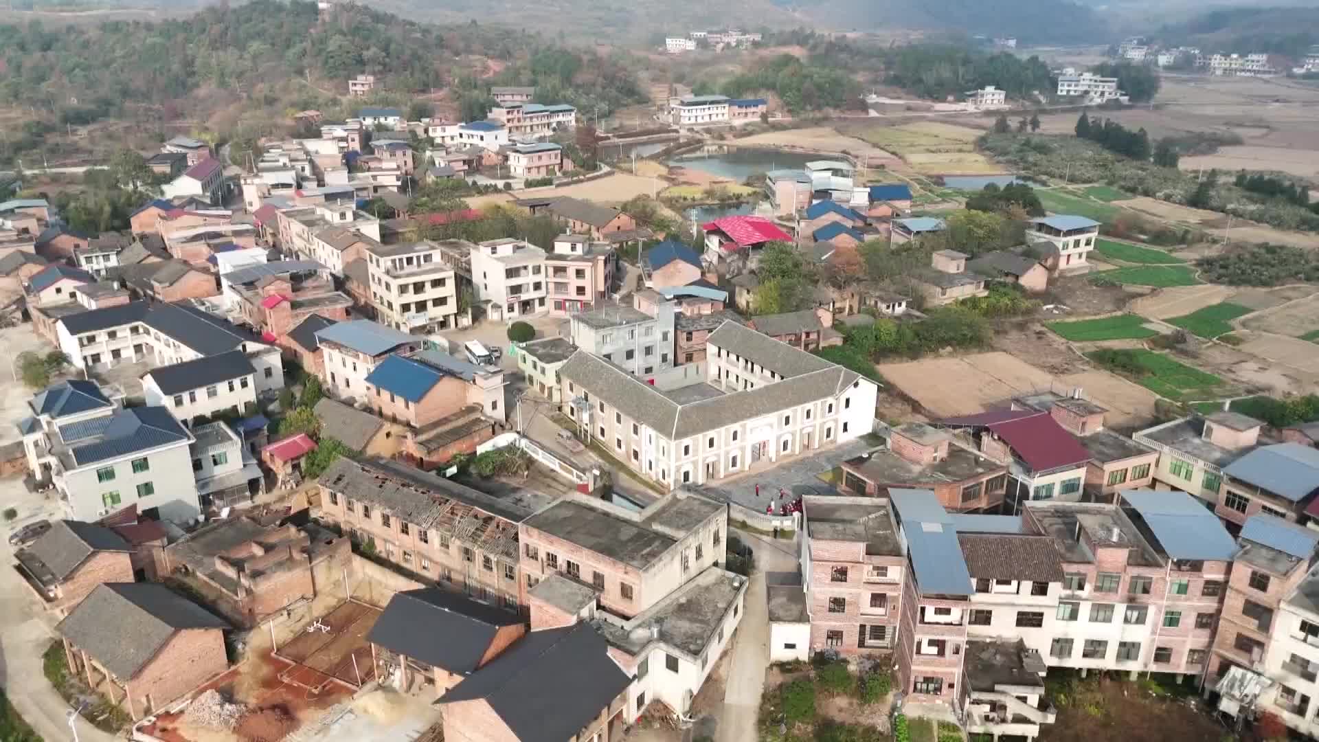 长沙：331名学子赴常宁探访办学旧址 感悟初心使命