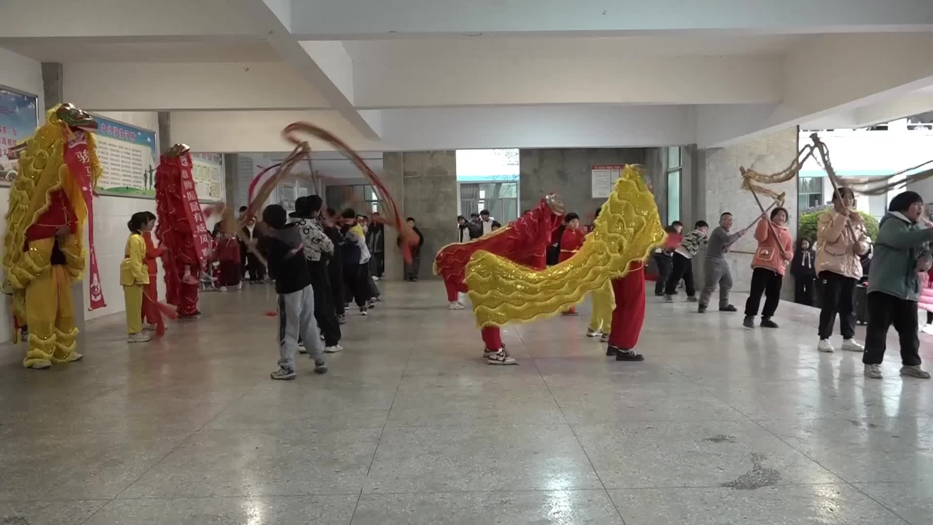 涟源：非遗“傩狮舞”进校园