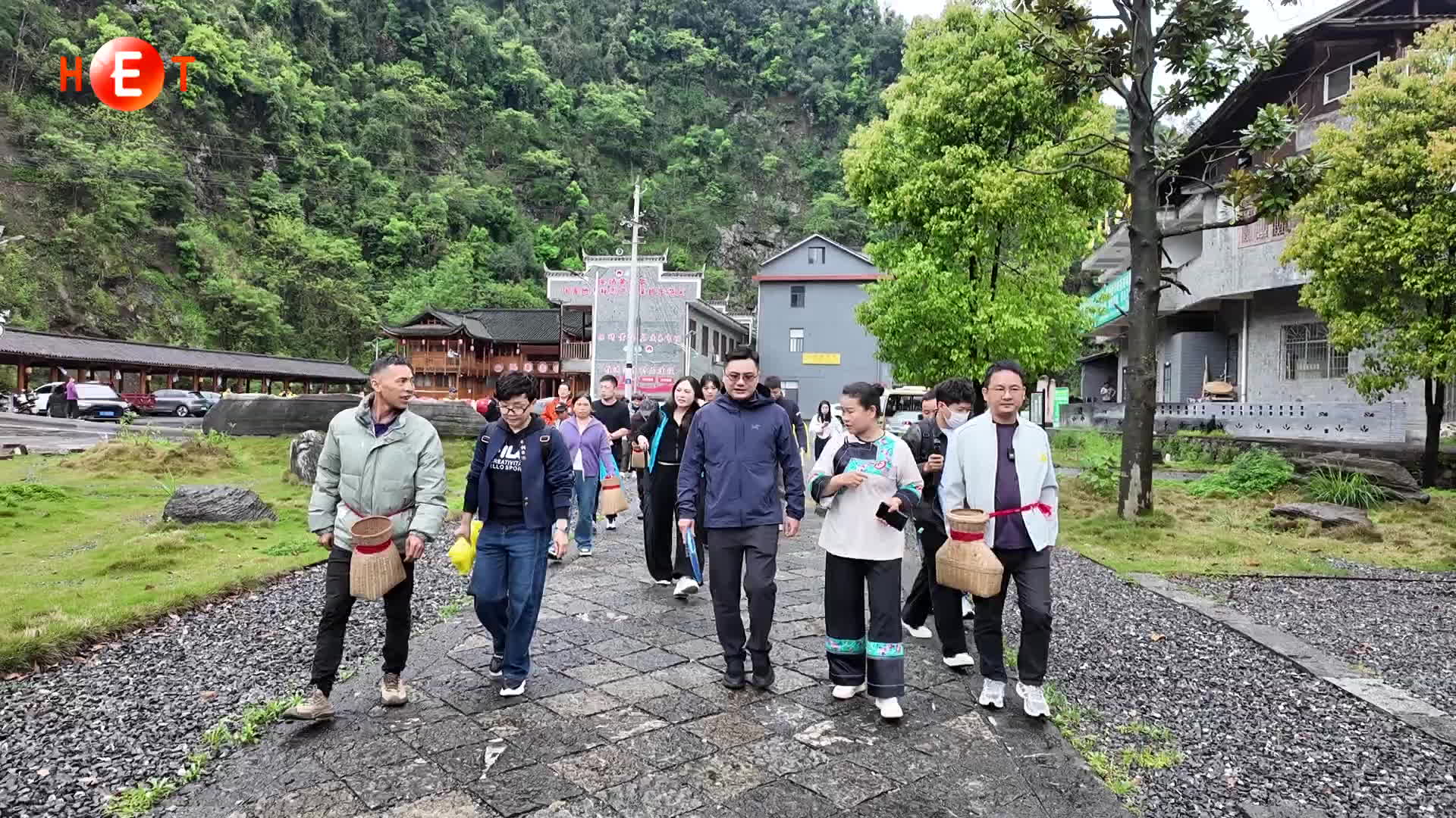 以茶为媒 助力困境学生成长