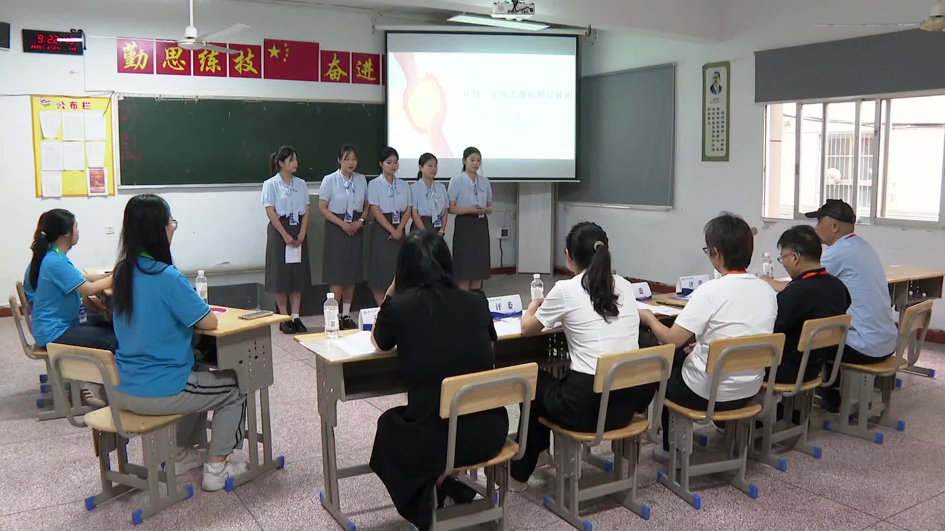 全省千名大学生比拼电子商务专业技能
