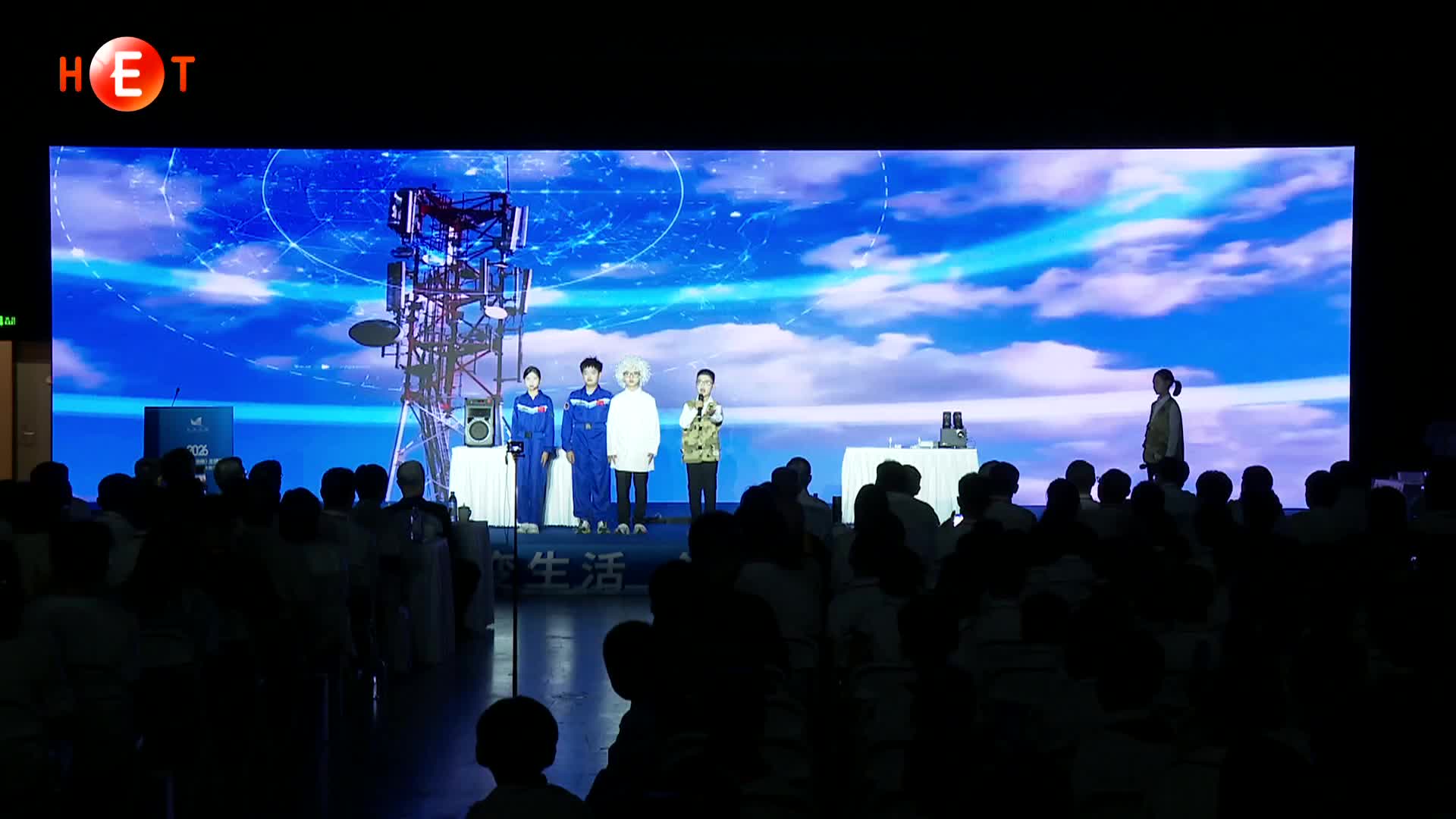 校园开启丰收节 田间课堂赋能学生成长