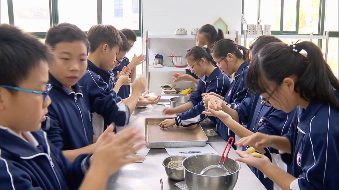 焦育平：中小学生假期实践要多点“干货”