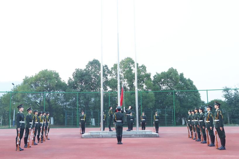 不负国旗使命，共赴美好明天丨湖南财政经济学院举行升旗仪式