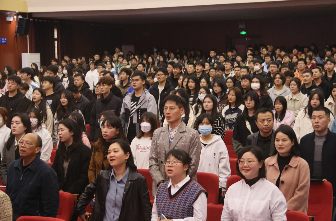 湖南邮电职院 600余名师生共同唱响《学习雷锋好榜样》