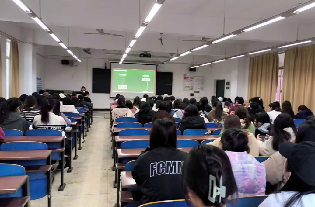 长沙商贸旅游职业技术学院：学习雷锋精神 弘扬时代新风