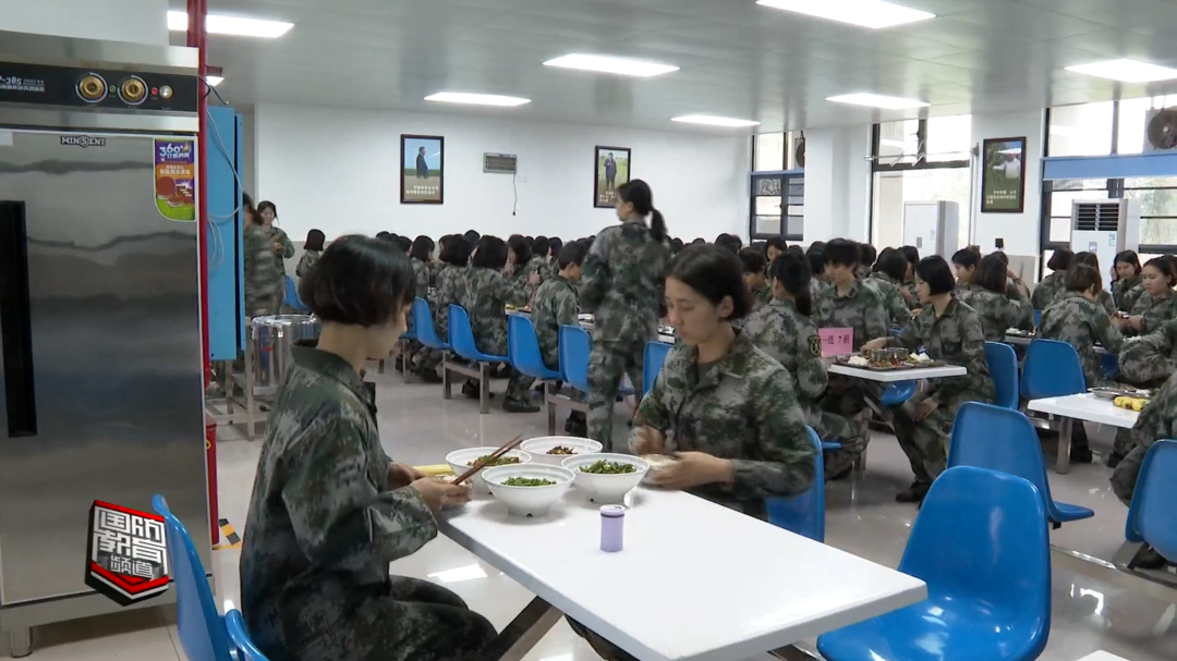新闻特写：暖心食堂 为少数民族新兵定制菜单