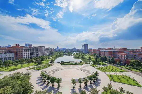 教育部：加快推进一流大学群体建设