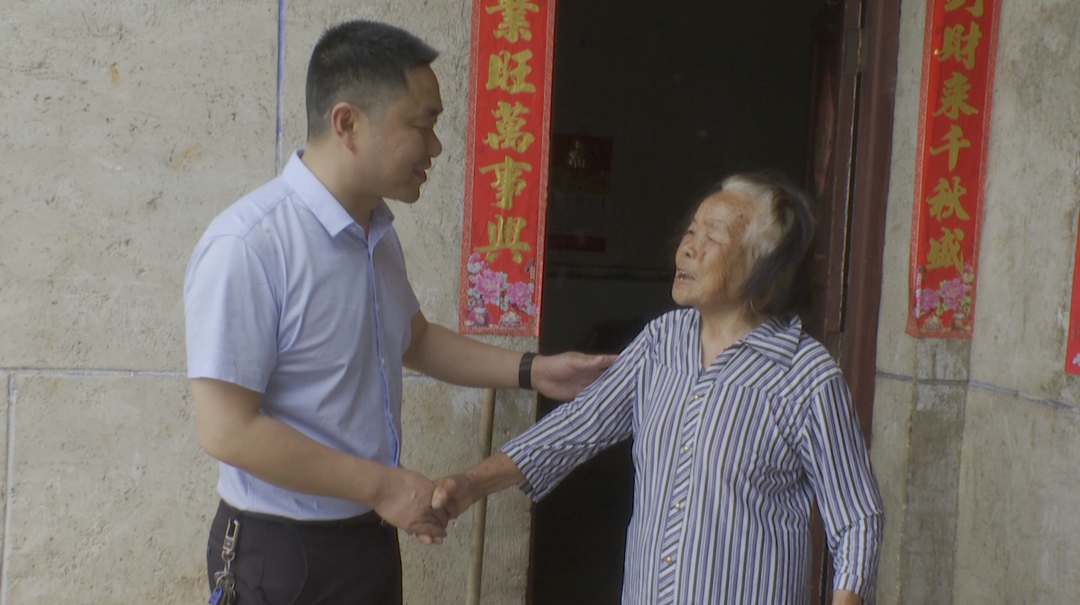 常宁：师生合力勇救落水老人 用行动演绎“最美思政课”