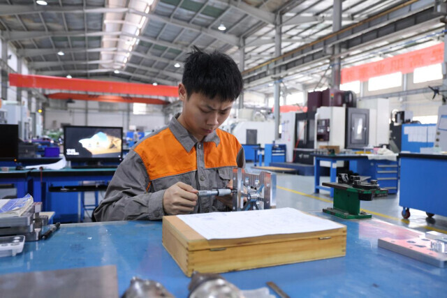 工匠精神薪火相传，湖南工业职院师徒共获国家高技能人才殊荣