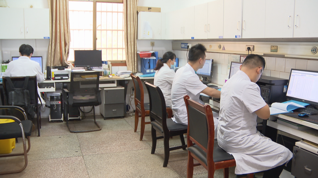 记者观察：如何让大学乡村医生“下得去、留得住”？