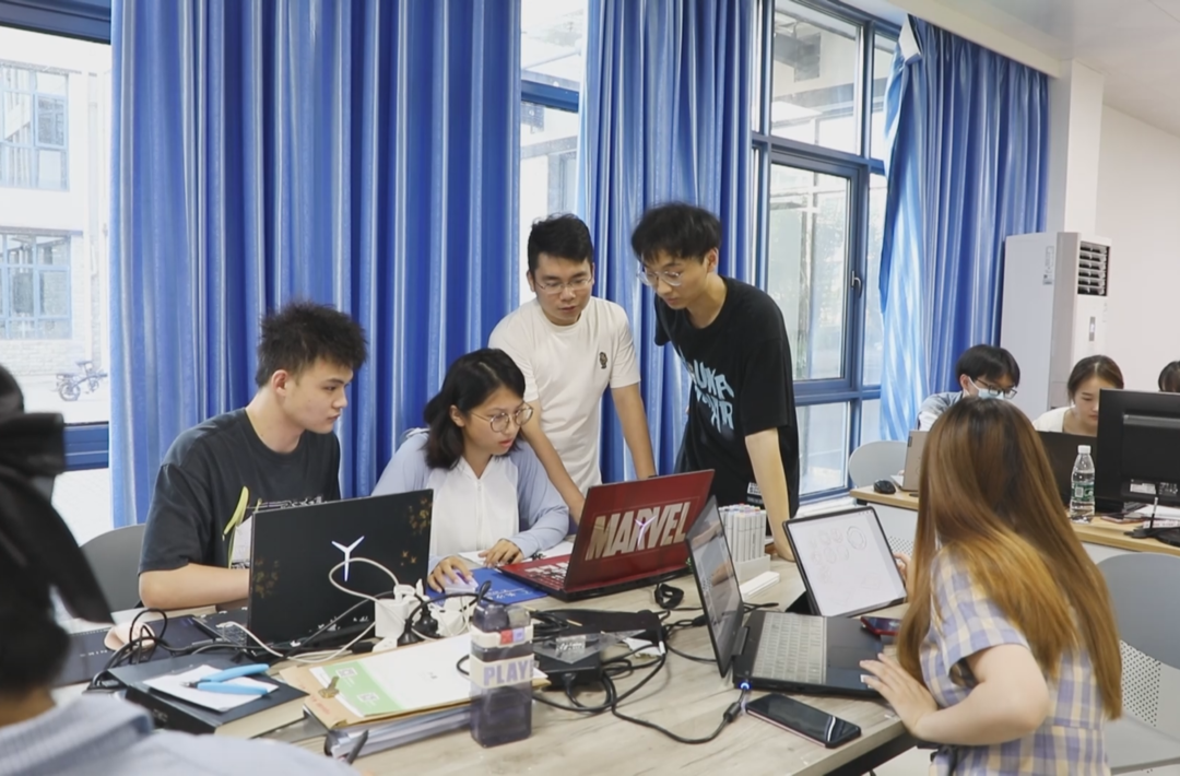 毕业季：南华大学师生设计毕业纪念品 暖心又珍贵