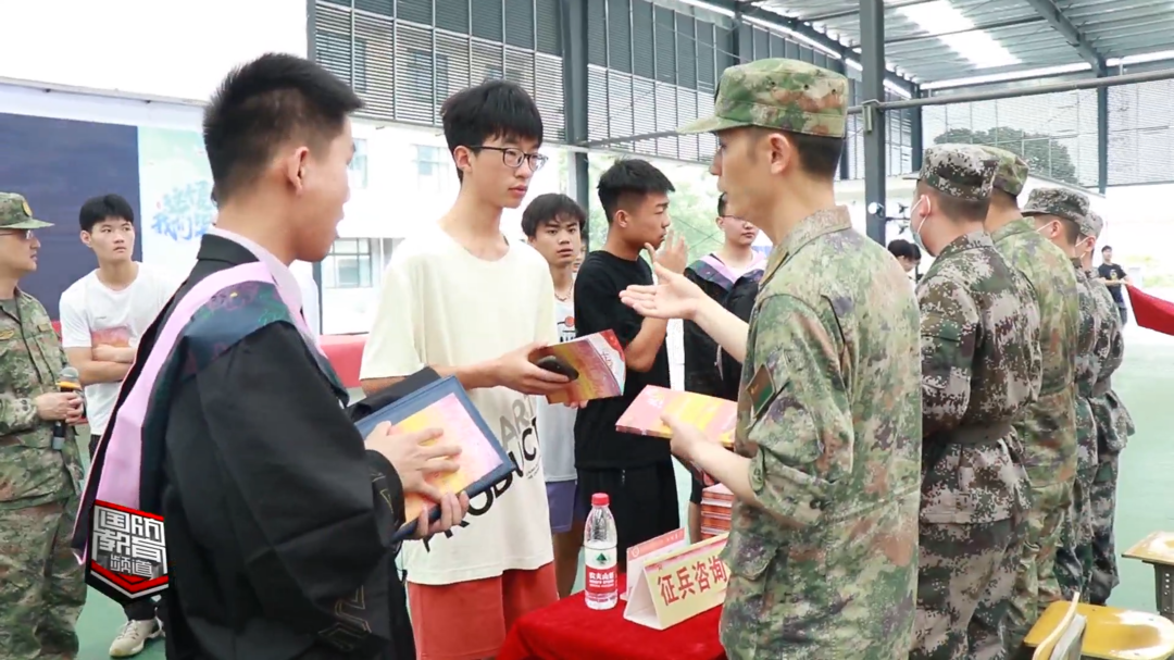 常德汉寿：征兵宣传进校园 携笔从戎砺青春