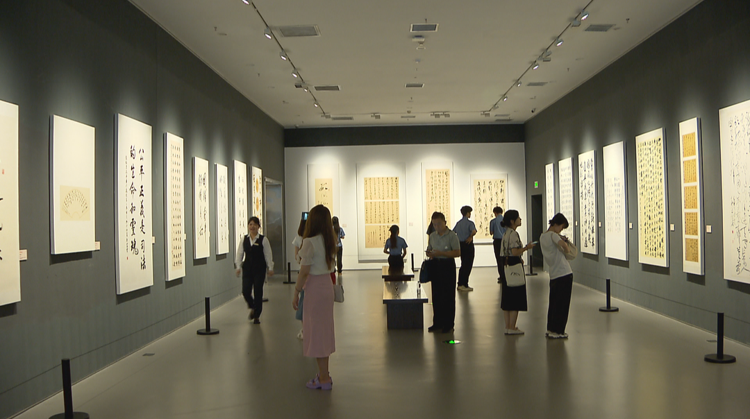 书画摄影+英模画像 湖南省政法系统“双展”在长沙开幕