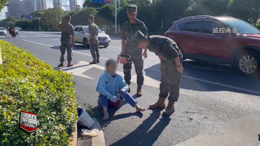 株洲：女子严重摔伤 武警官兵火速驰援