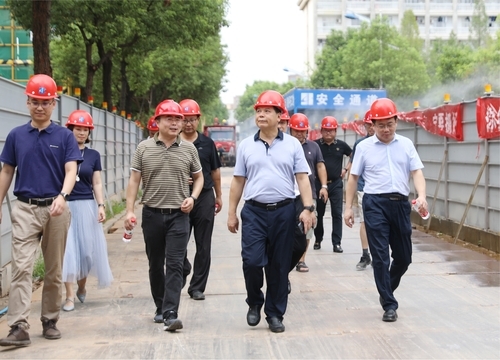 王玉清赴长沙理工大学等四所高校督导校园安全和安全生产工作