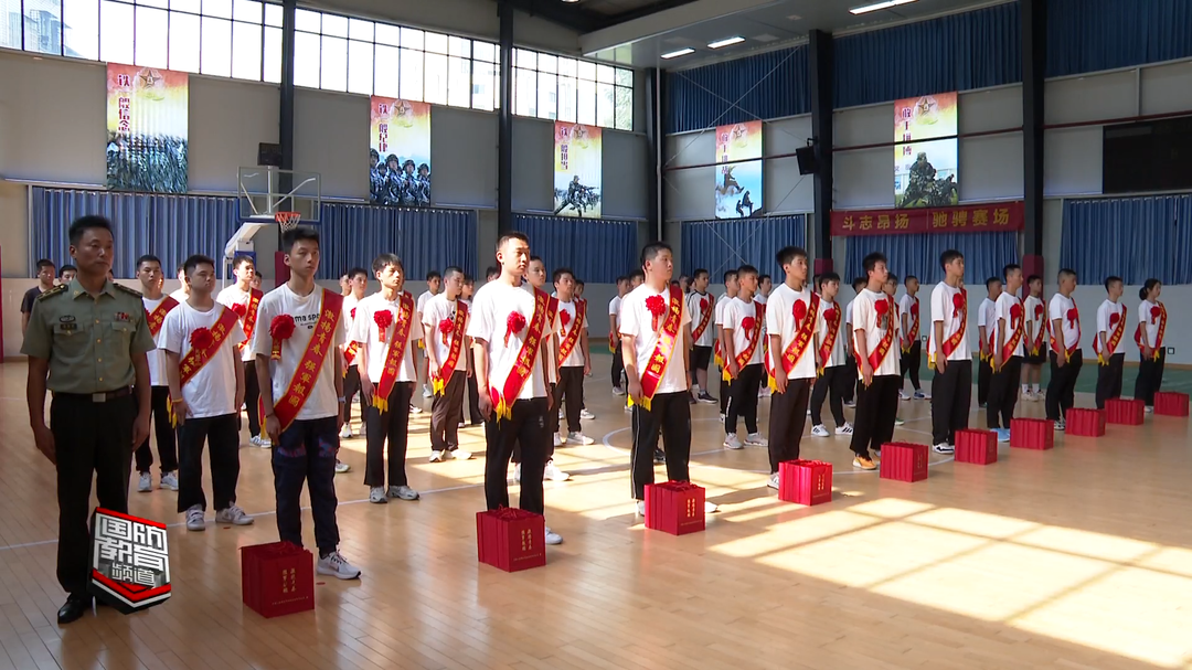 “准军校生”开启新征程！——岳阳市首次举行仪式集中欢送军校录取新生
