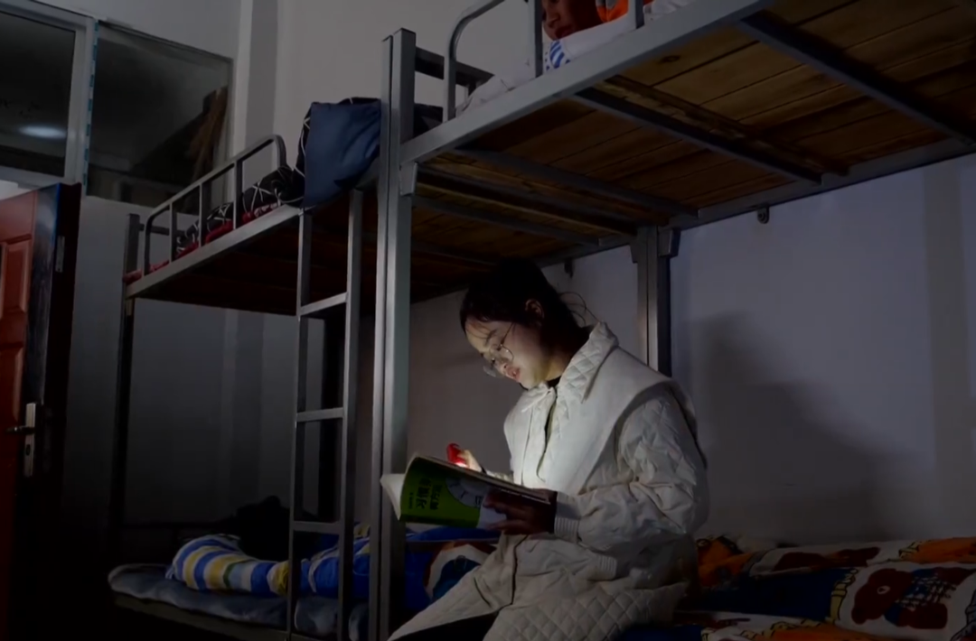 教书育人楷模·麻小娟：用故事点燃孩子的梦想