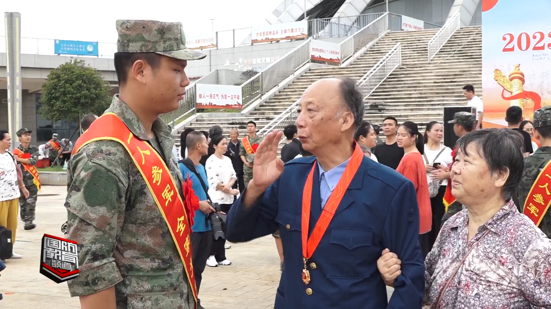 热血男儿披戎装 斗志昂扬踏征程