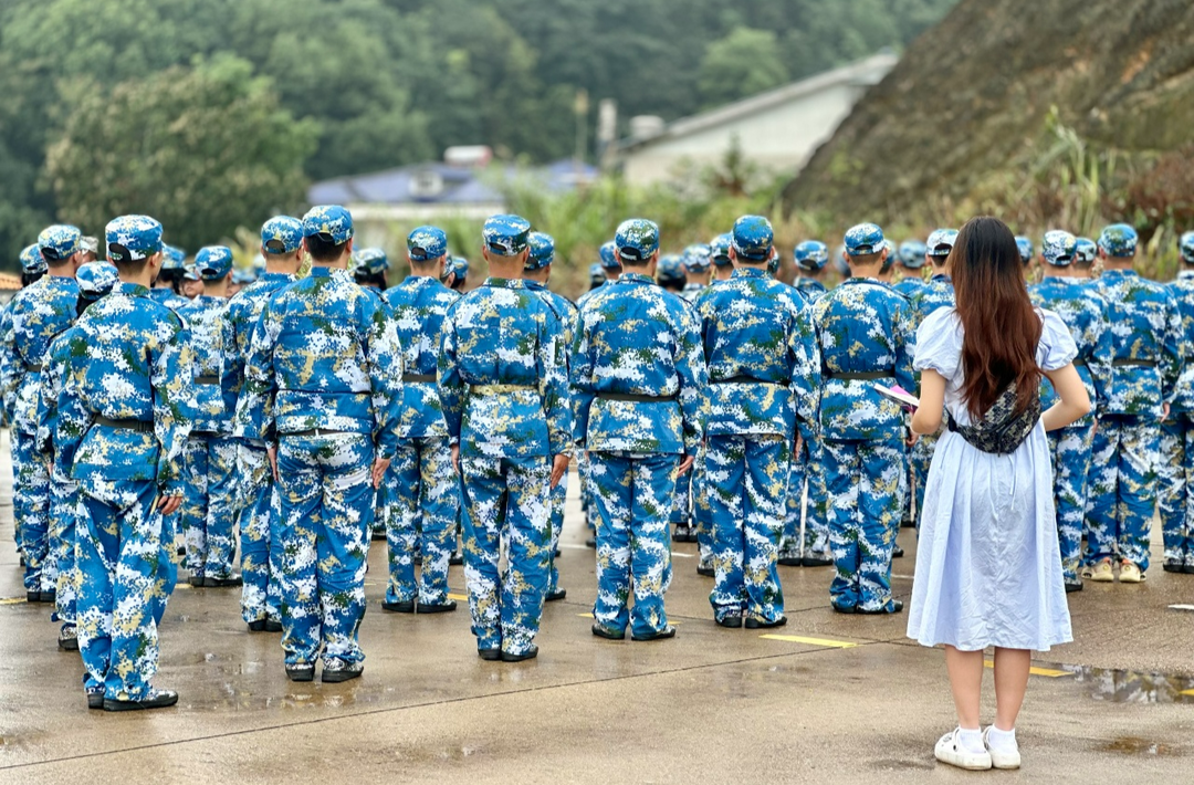 湖南商务职业技术学院回首军训 展望未来