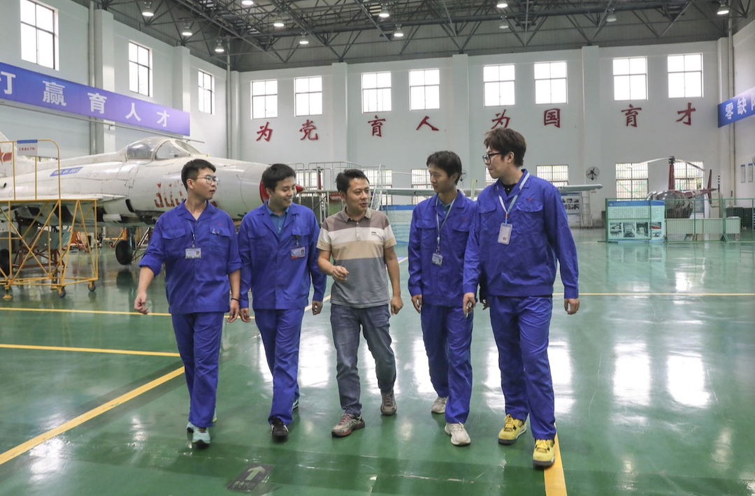 发挥榜样力量 长沙航院邀请“劳模学长” 回校讲座