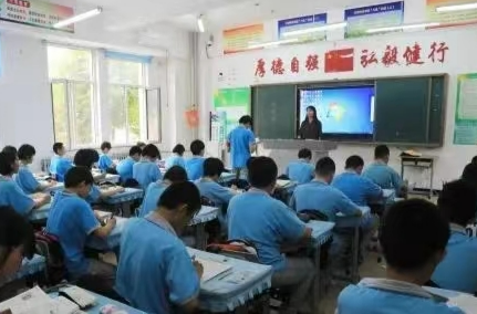 教师全员竞聘上岗，因何惹争论？