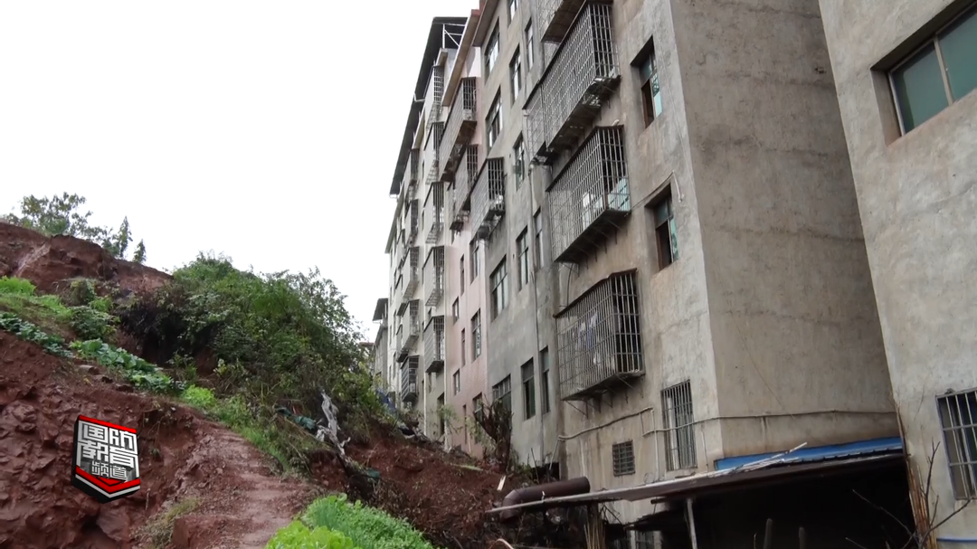 衡阳常宁市：突发山体滑坡 多部门联合紧急排险