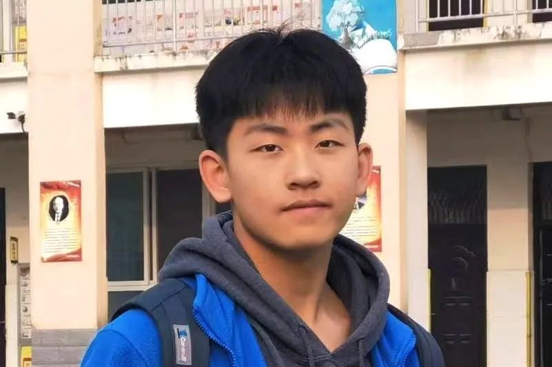 入学100天,看,他们有了新样子!_易班网