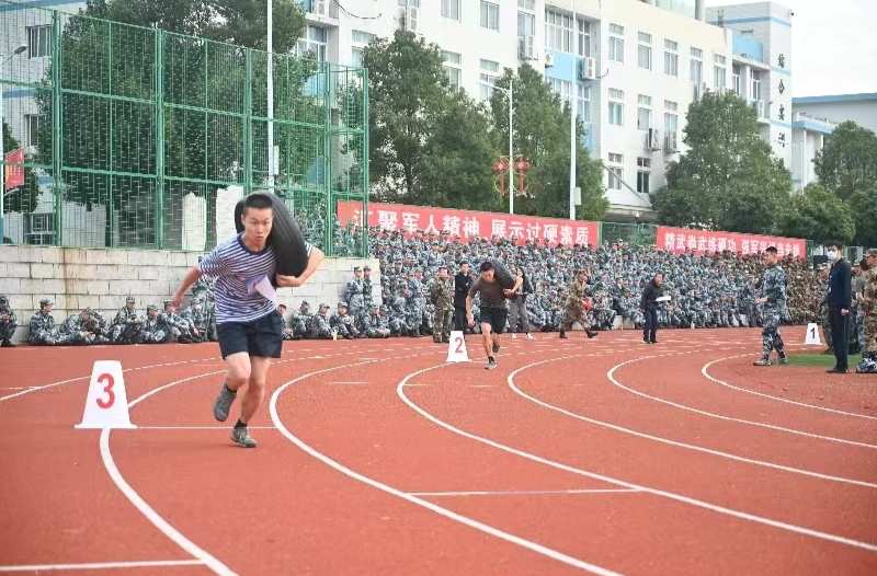 长沙航院举行第二届军事运动会 掀起“练兵热潮”