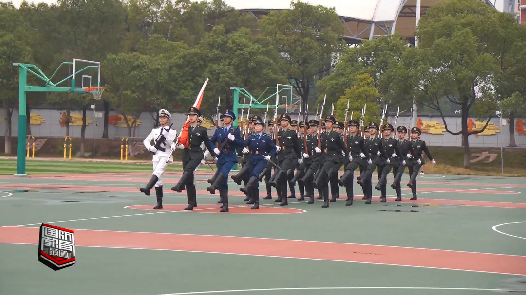 国防科技大学举办仪仗标兵大赛——步履铿锵 眼中有光 大学生赛场展英姿