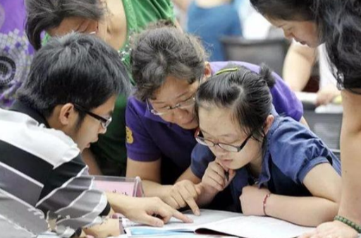 鱼龙混杂！“高考志愿规划师”到底靠不靠谱？