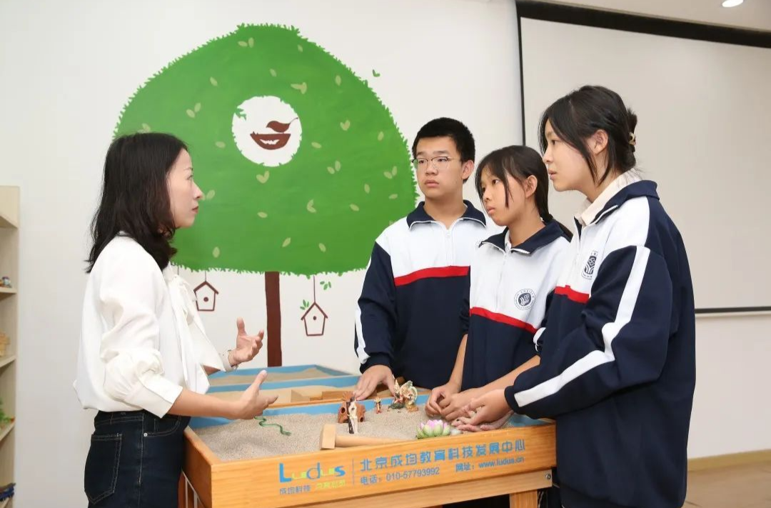 学校急需它，却被边缘化：关注中小学心理教师成长