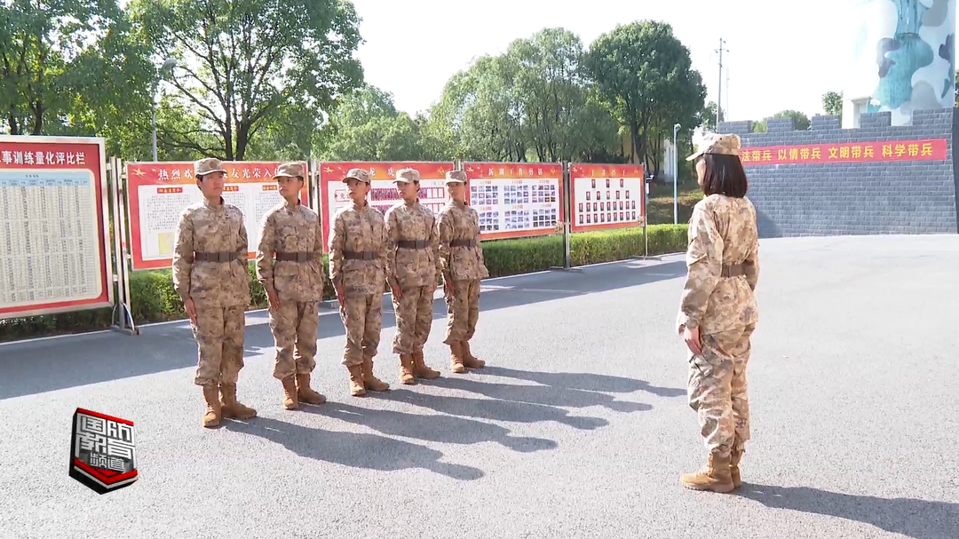走进新兵连——“00后”女兵茁壮成长