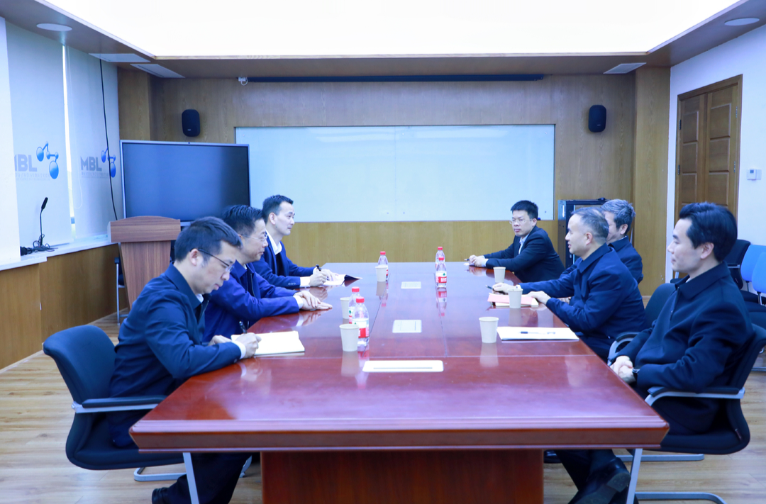 夏智伦到湖南大学走访联系张晓兵教授