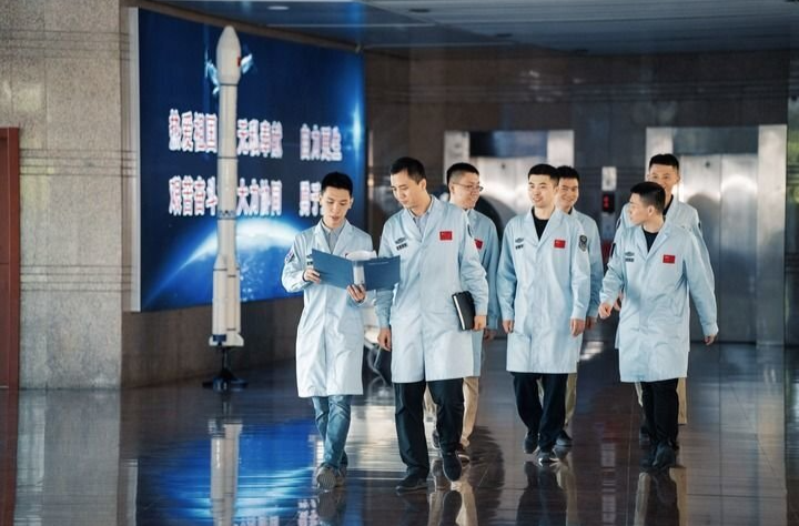 人民日报：大胆使用，鼓励青年人才挑大梁