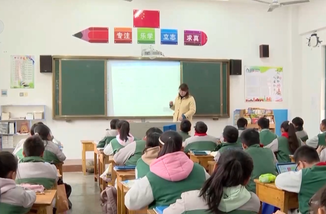 探索教学新模式 7000余间智能化教室提高大、中、小学教学质量