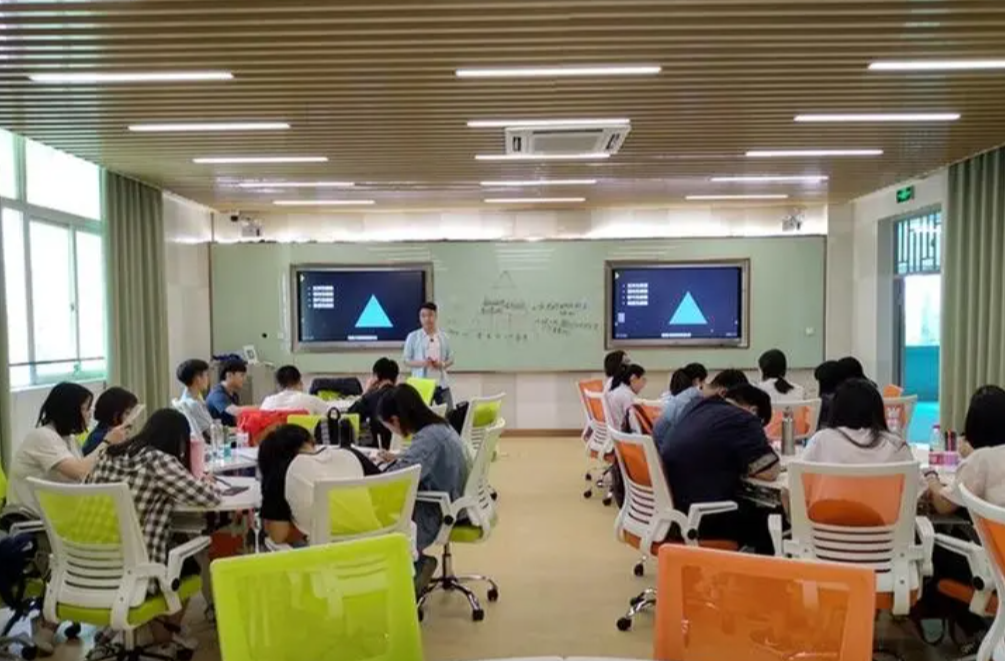 如何将数字技术应用于职业指导 ——国外青年就业指导平台建设经验和启示